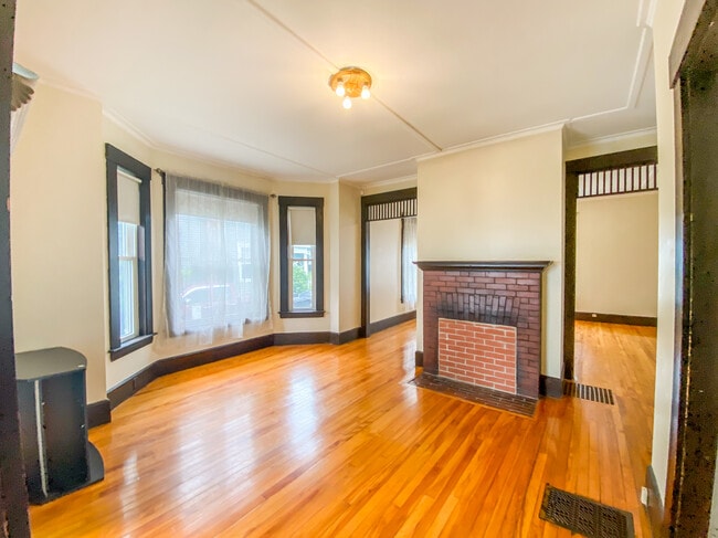 Photo - 19 Chapel St Unit 1