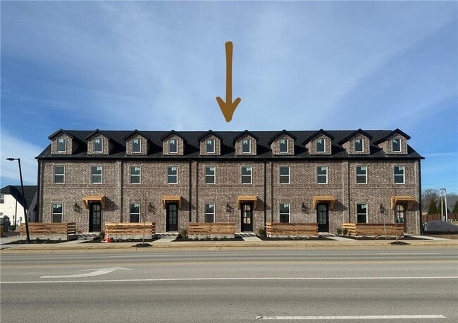 Building Photo - 5906 S Bellview Rd