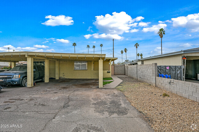 Building Photo - 1104 N Wedgewood Dr Rental