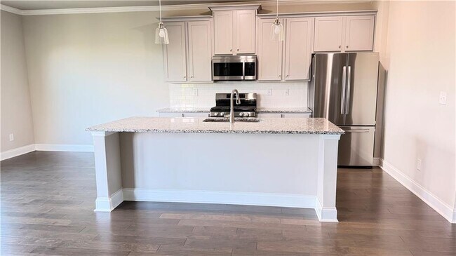 2005 Manor Pointe Dr