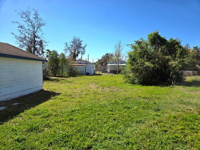 Photo - 2253 Golfview St