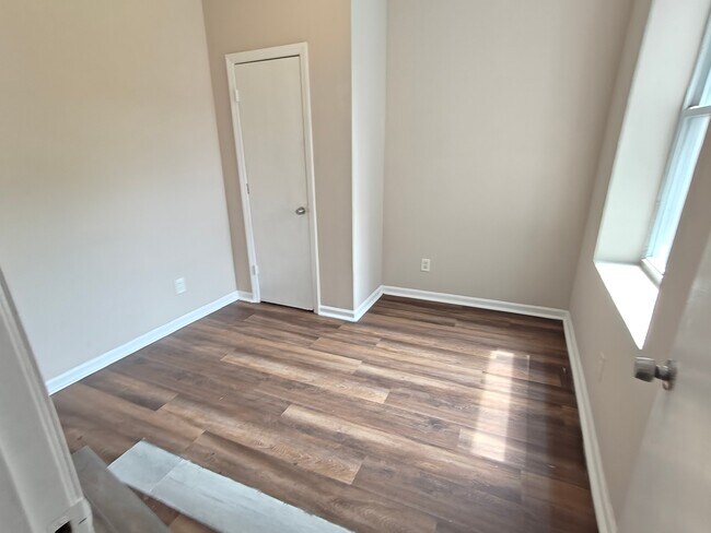 Photo - 279 Goldsmith Ave Unit B2