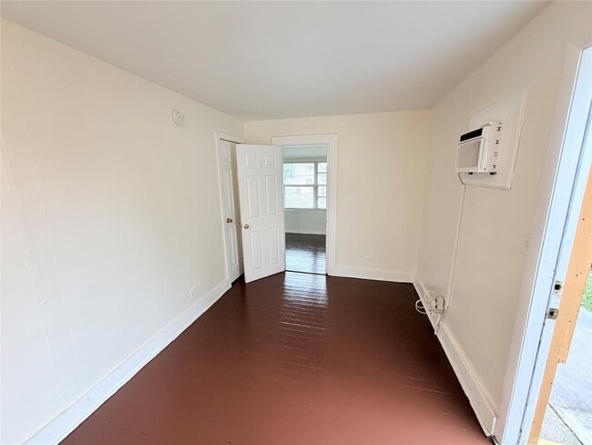 Photo - 4341 Pinewood Ave Unit 4341