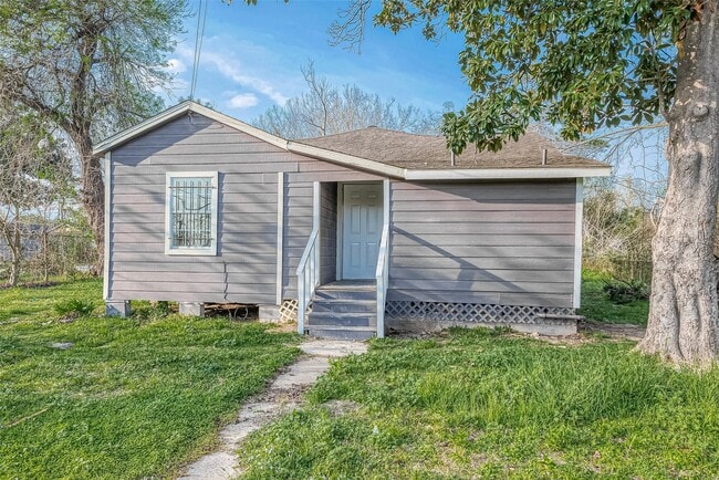 Building Photo - 8304 Darien St