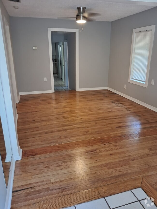 Building Photo - 604 12th Ave N Rental