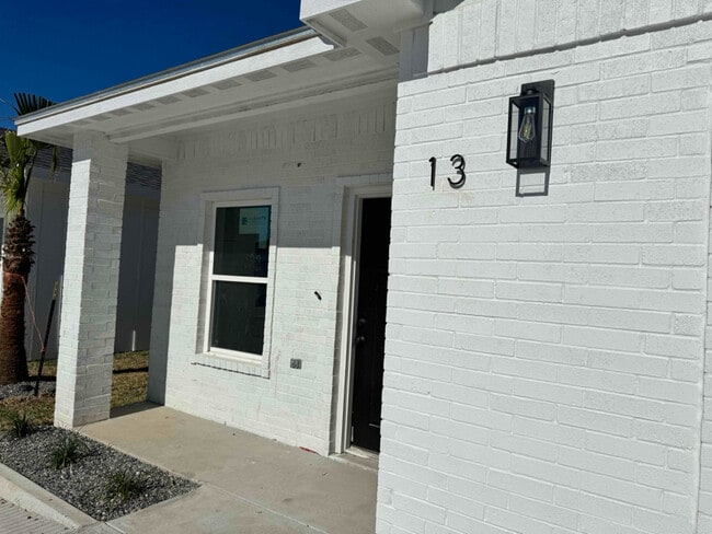 Building Photo - 1806 Atrium Pl Dr Rental