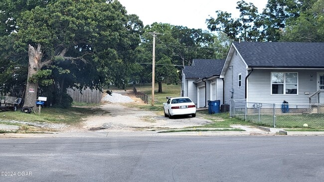 Photo - 126 S St Louis Ave