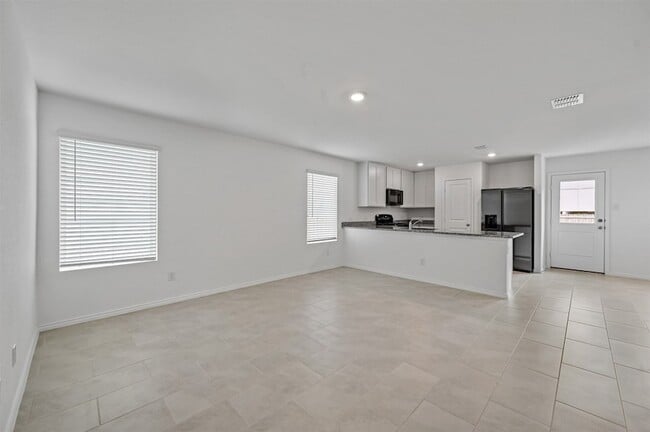 Photo - 1628 Dora Dr