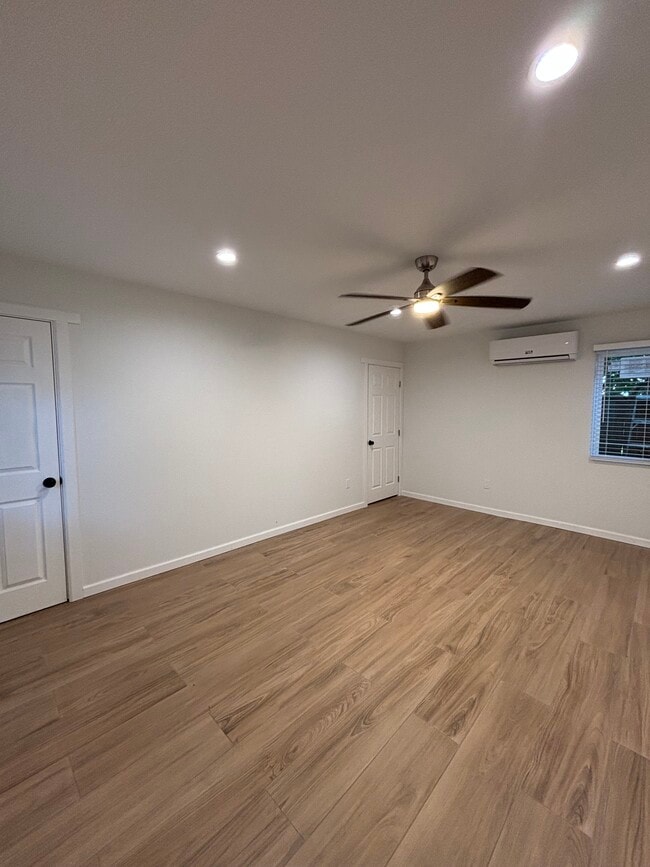 Photo - 860 N Mar Vista Ave House