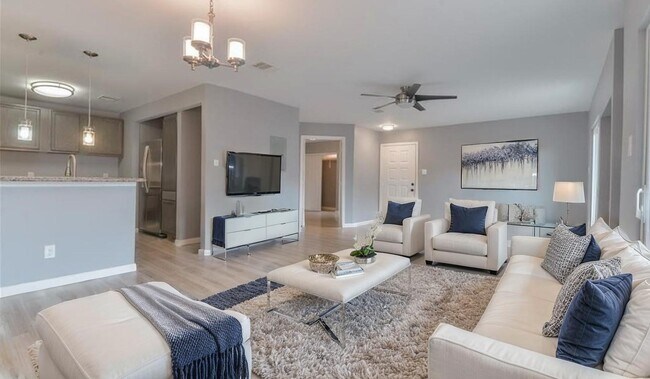 Building Photo - 10555 Turtlewood Ct Unit 2104