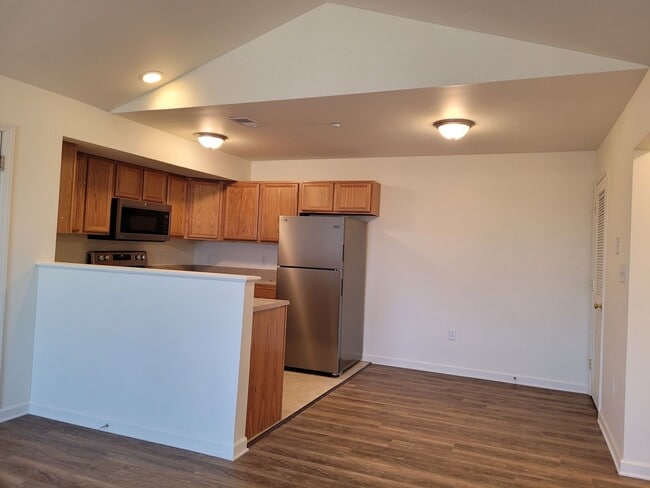 Photo - 670 Bassett Dr Unidad 3D