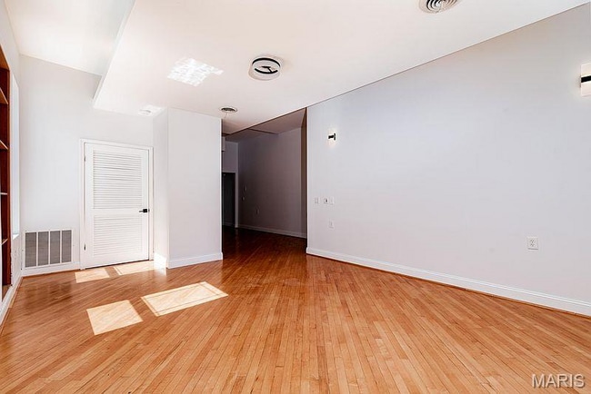 Photo - 1337 S Vandeventer Ave Unidad 1