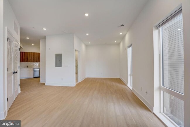 Photo - 4200 Lancaster Ave Unit 204