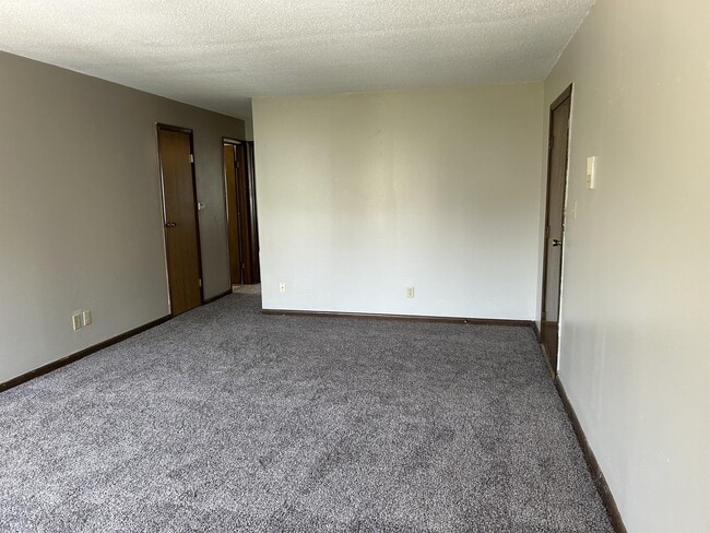 Photo - 1716 D Ave NE