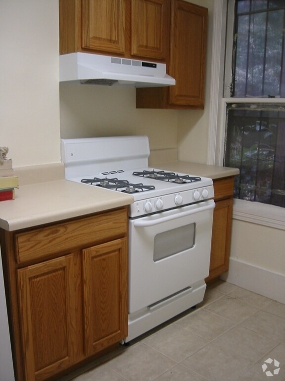 Building Photo - 848 Huntington Ave Unit 2 Rental
