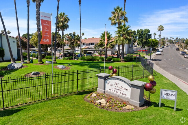 Las Ventanas Signage