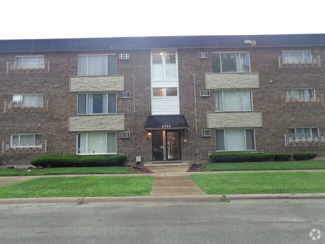 Building Photo - 5720 108th St Unit 3B Rental