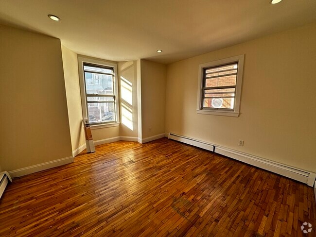 Building Photo - 310 Princeton St Unit #1 Rental