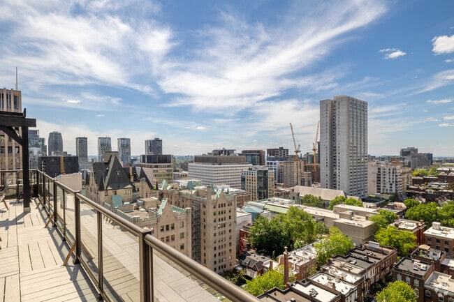 Building Photo - Le Sommet