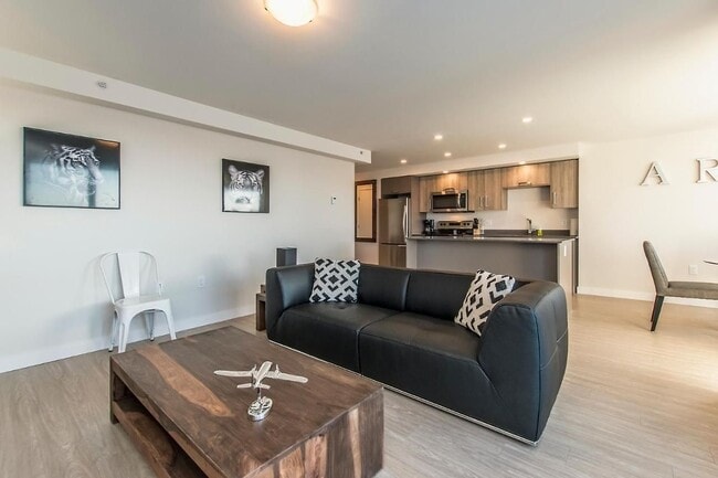 Photo - 5633-5633 Fenwick St Unit 2902