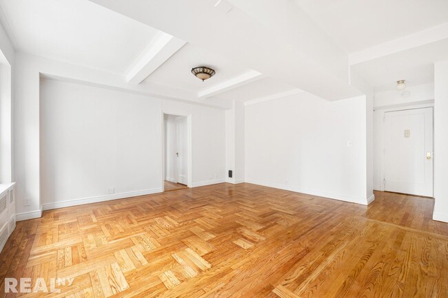 433 W 34th St. Unit 9N