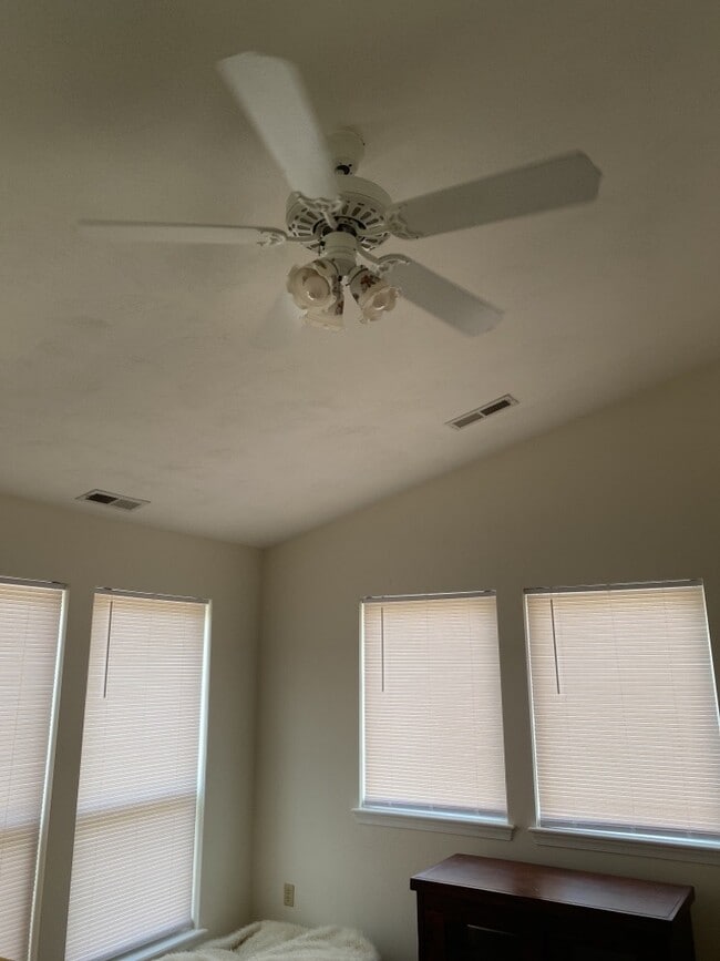 Photo - 1444 Devon Ln