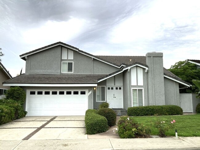 Building Photo - 13 Blazing Star Rental