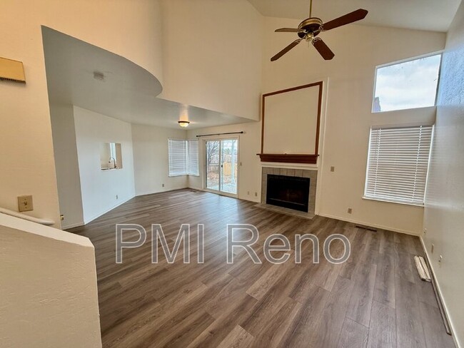 Photo - 2402 Skyview Dr