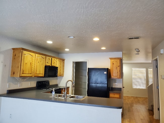 Photo - 1978 S 650 E