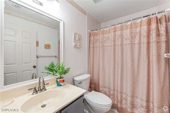 Building Photo - 725 Landover Ct Unit 204 Rental