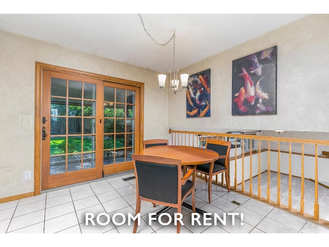 Photo - 612 Rocky Mountain Way