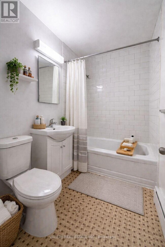 Photo - 1725 Lawrence Ave E Unit 605