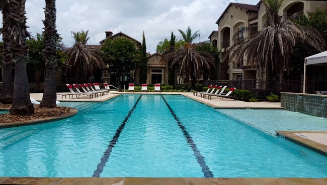 Photo - Valencia Place Apartments