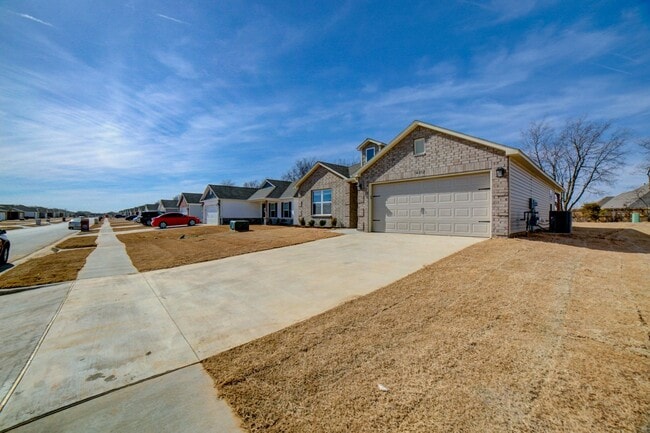 Photo - Beautiful Newer 3 Bedroom, 2 Bath Home Move-In Ready