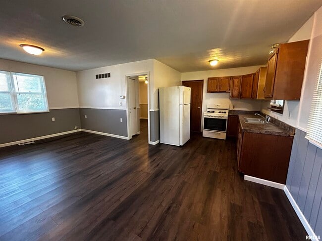 Photo - 126 Amsler St