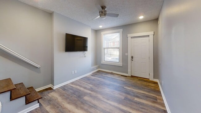 127-141 E 11th Ave-141