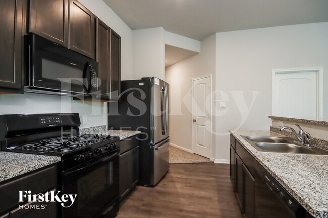 Photo - 245 Rd 5102F