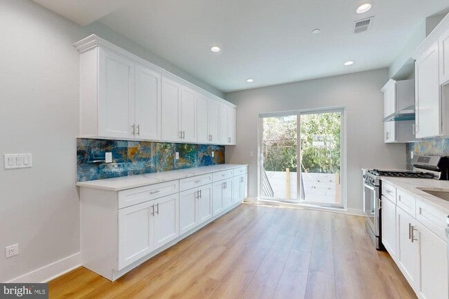 Photo - 511 N Paxon St