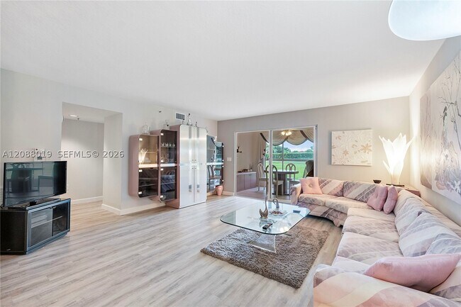 5952 Regal Glen Dr Unit 102