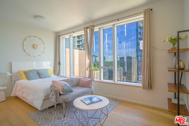 Photo - 889 Francisco St Unit 905