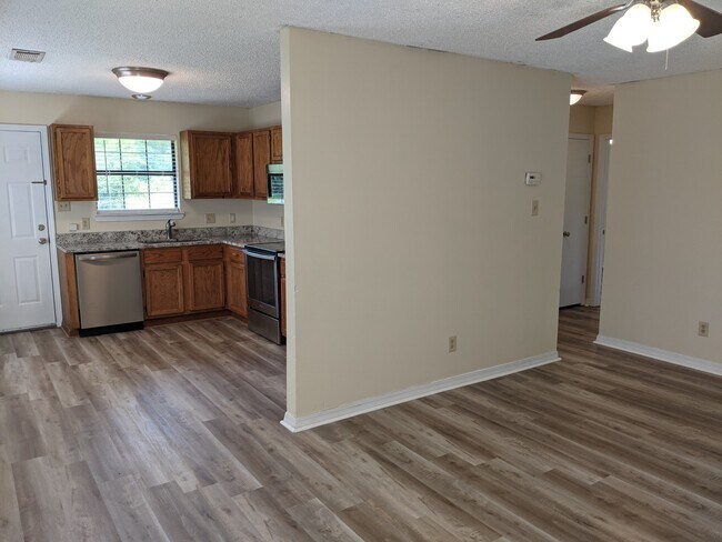 1406 Hartje Ln