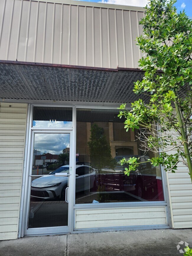 Building Photo - 111 E Green St Rental