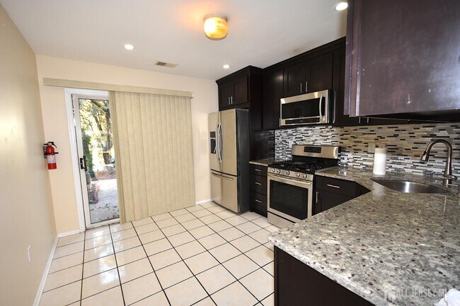 Photo - 56 Sassafras Ct
