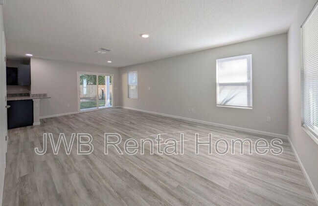 Photo - 915 Palmetto St