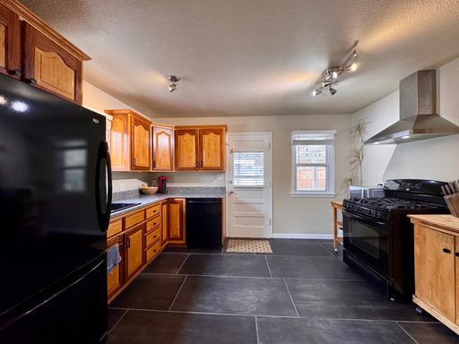 Photo - Furnished 3 Bedroom / 1 Bath – Available Now (3+ Month Stay) Prime Location Near Old Town Arvada!