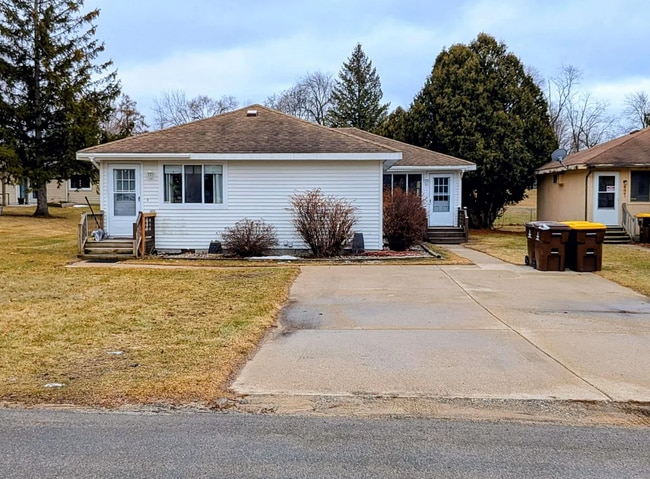 Building Photo - 303 W Elizabeth St