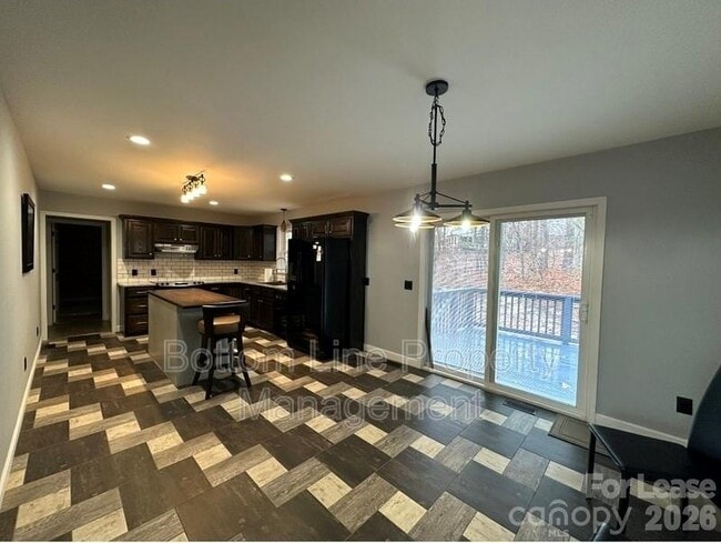 Photo - 404 Wood Run