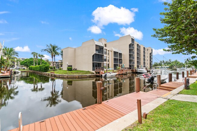Building Photo - 17 Royal Palm Way Unit 103