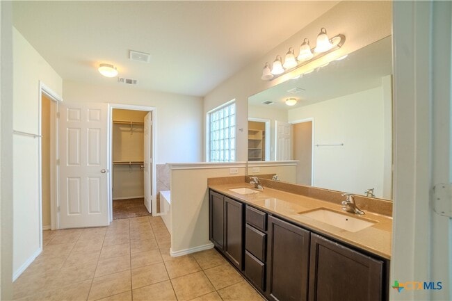 Building Photo - 6604 Katy Creek Ln