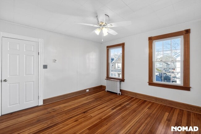 21 Hall Ave